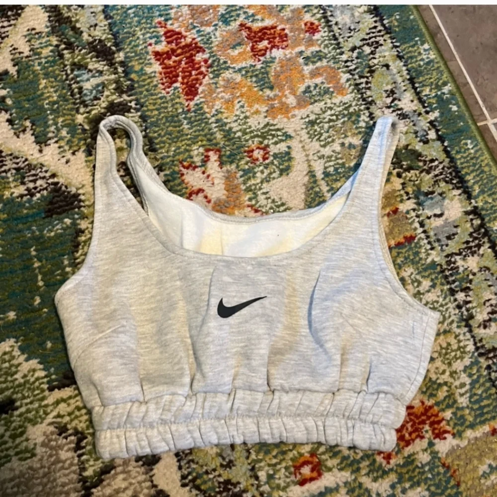 Too small on me - Picture 3 of 3